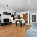 דירה Spacious With Underground Parking And Terrace By Renters