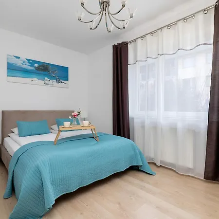 Spacious With Underground Parking And Terrace By Renters شقة *