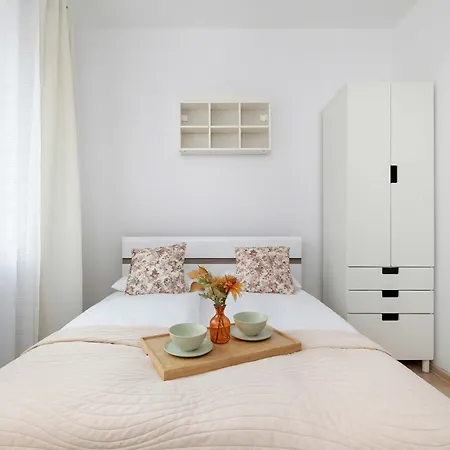 Spacious With Underground Parking And Terrace By Renters * Katowice