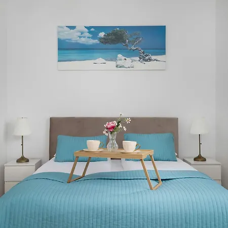 Spacious With Underground Parking And Terrace By Renters * كاتوفيتسه