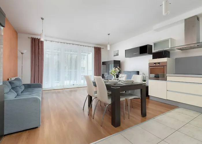 Spacious With Underground Parking And Terrace By Renters Apartament *