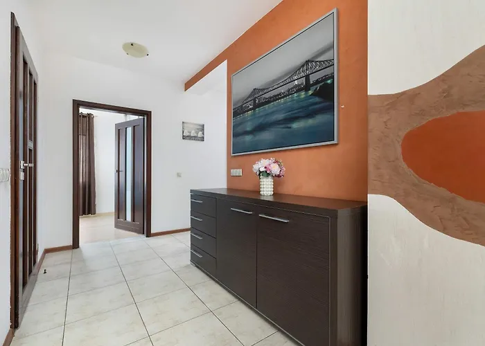 Spacious With Underground Parking And Terrace By Renters * Katowice