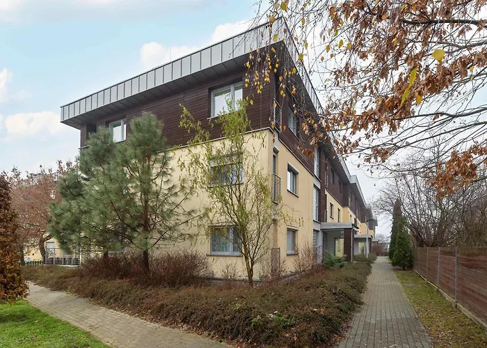 Spacious With Underground Parking And Terrace By Renters Apartament